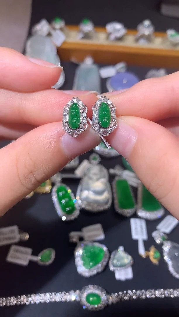翡翠18K金镶嵌吊坠(不含链)耳钉