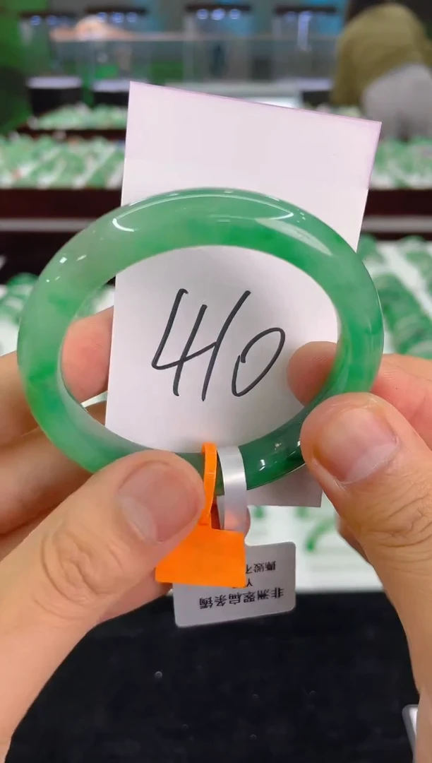 石英质玉（非洲翠）手镯未镶嵌天然冰飘花