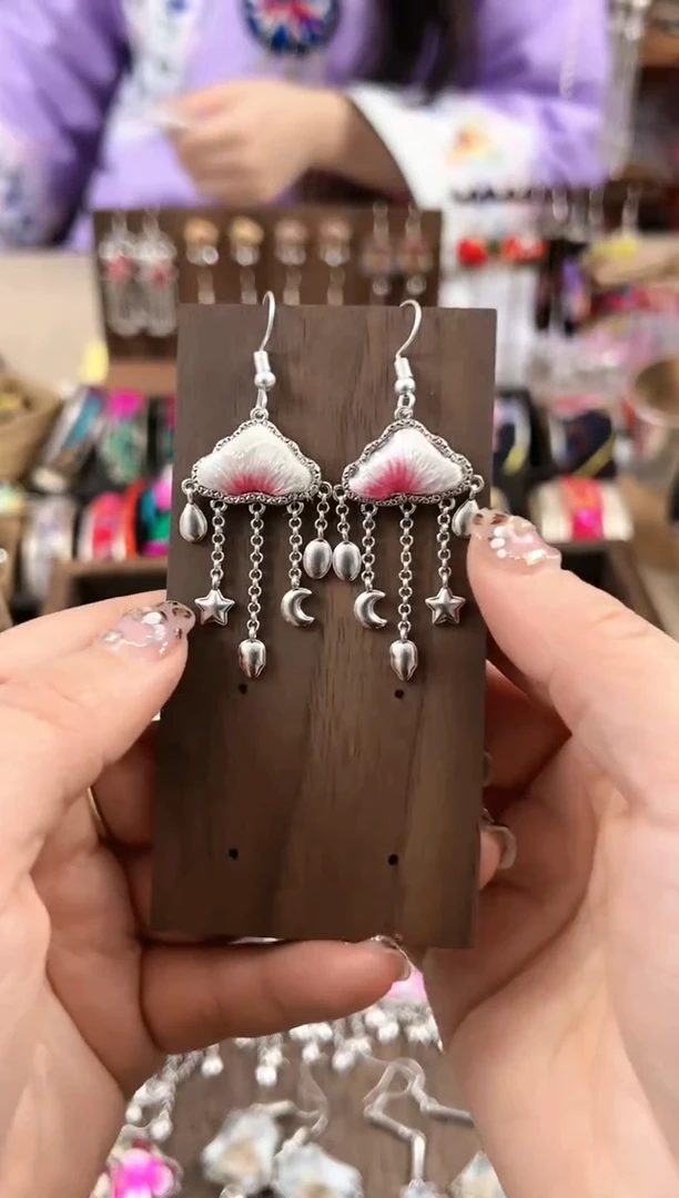 【闪购商品】织绣民族风老绣饰品566