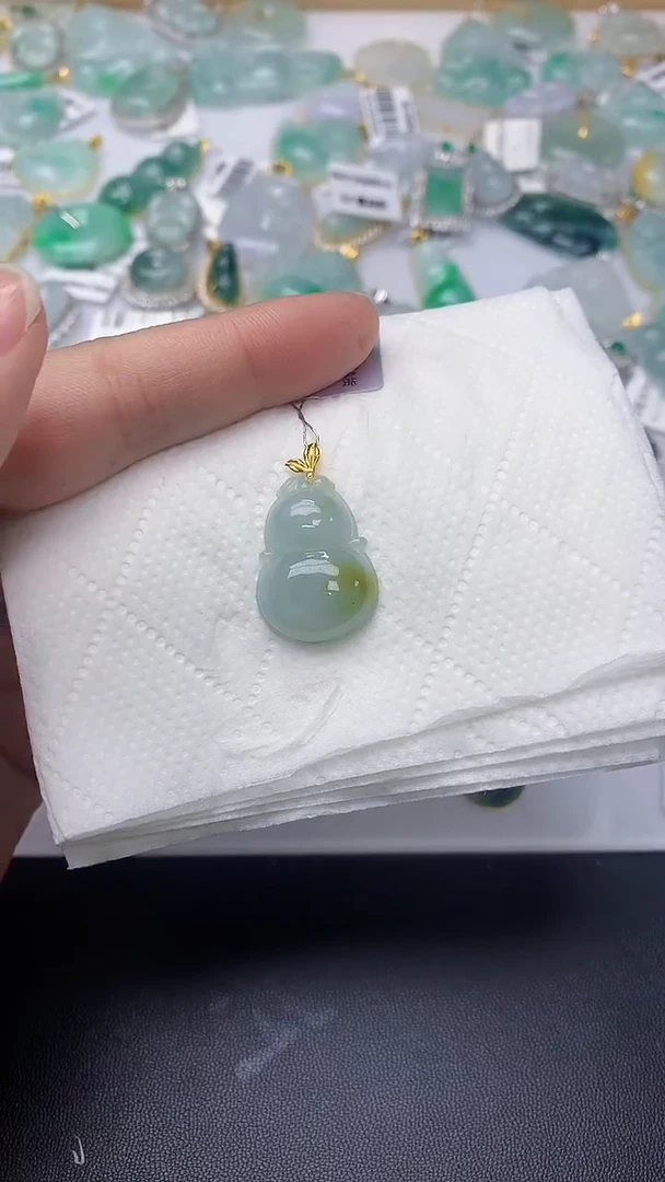 颈饰18K金镶嵌翡翠天然缅甸A货百元以上9元证书费自理
