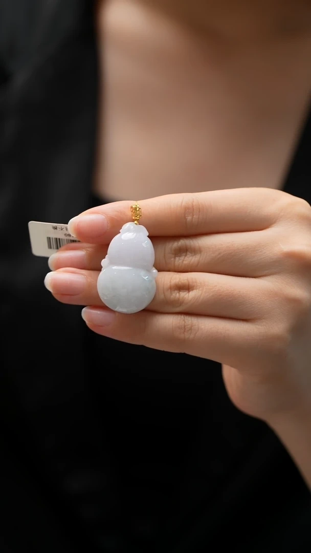 颈饰18K金镶嵌翡翠葫芦