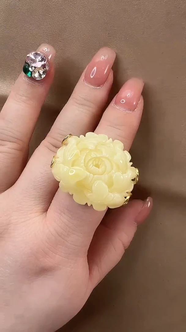 琥珀颈饰未镶嵌戒指