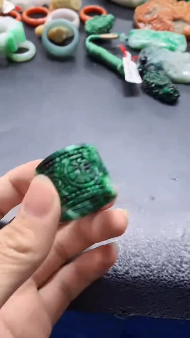 颈饰未镶嵌翡翠天然缅甸a货翡翠