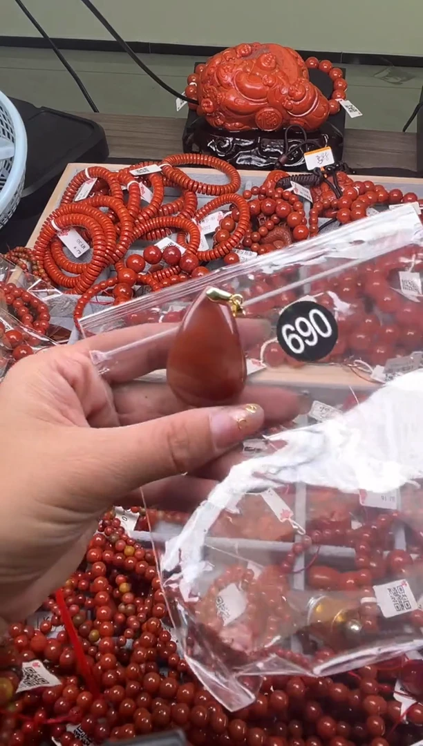 【闪购商品】南红玛瑙珠宝奇石未镶嵌690