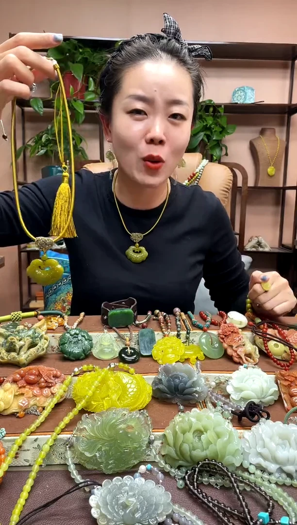 未镶嵌岫玉吊坠多样性发货发其中之