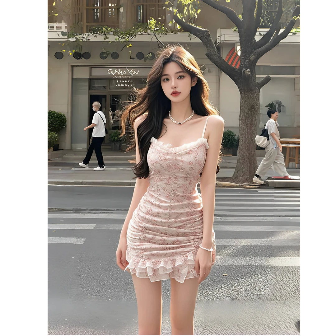 性感低领吊带碎花设计连衣裙女精致高级感法式气质女神范包臀短裙