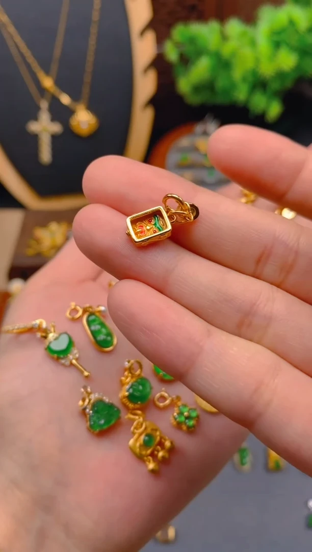 翡翠银S925镶嵌吊坠(不含链)扎吉拉母