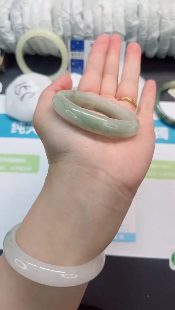 石英质玉手镯未镶嵌144-52.6