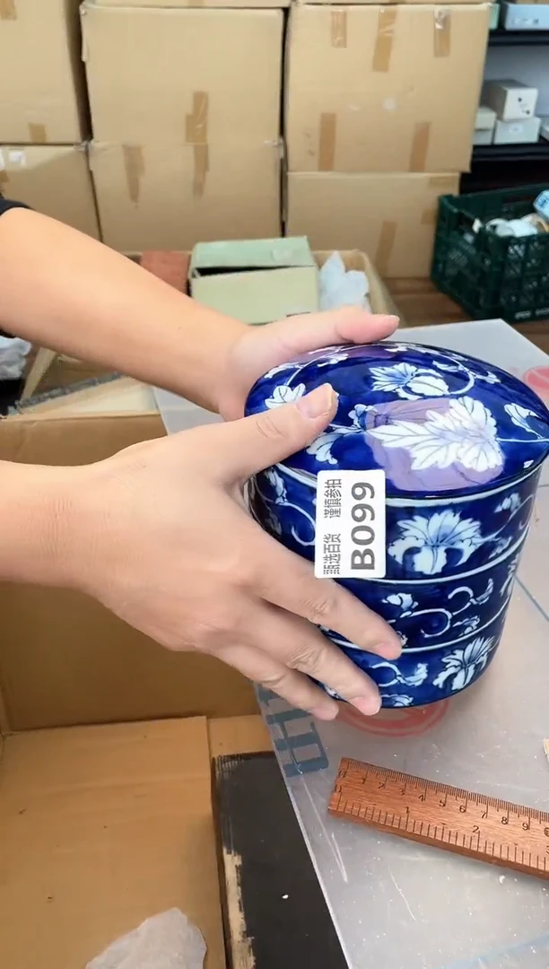 食盒云****G甄选百货 谨慎参拍