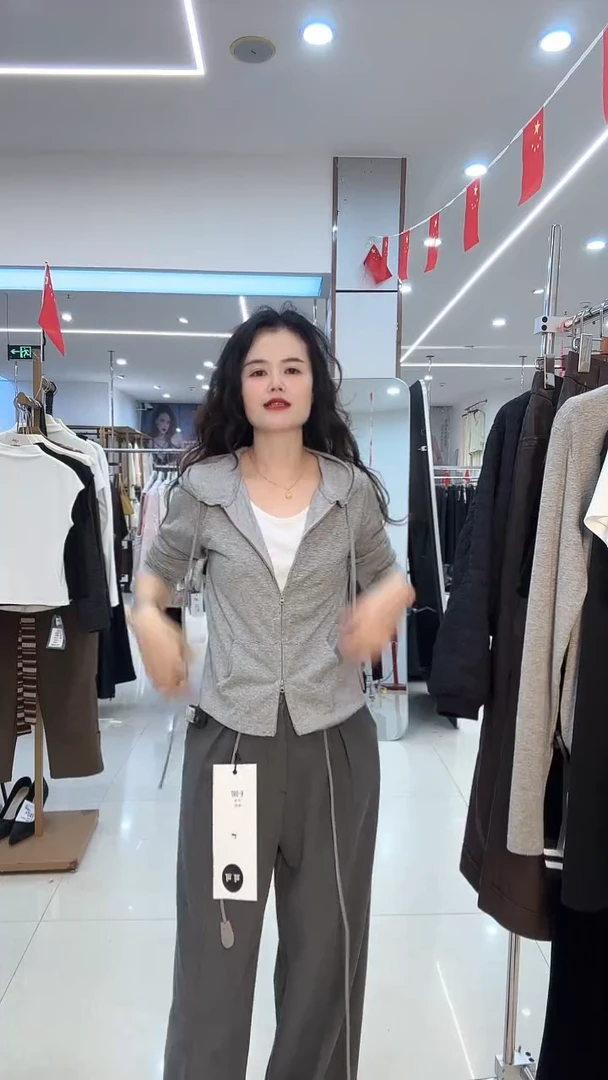 灰色连帽爆款假两件套