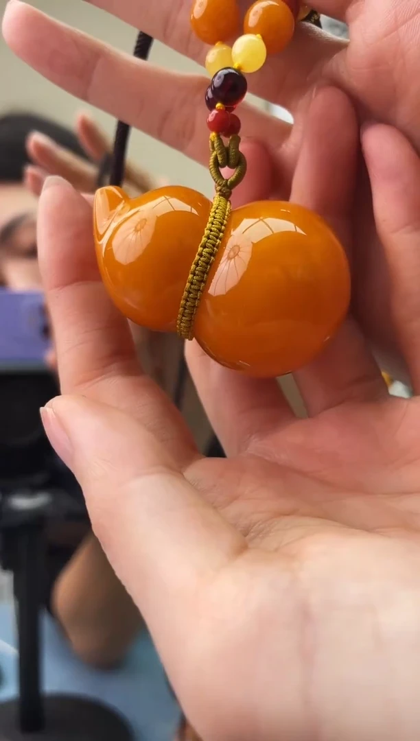 琥珀未镶嵌珠宝奇石T0假一罚十，多样性发一件