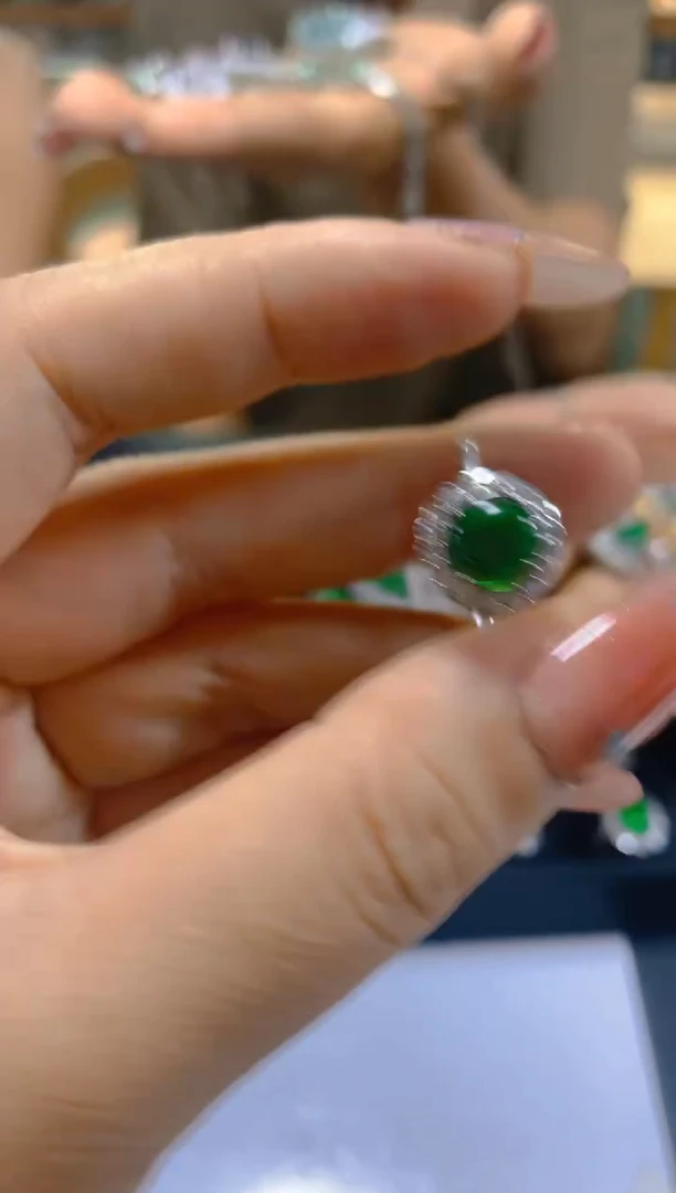 翡翠戒指未镶嵌多样性发一