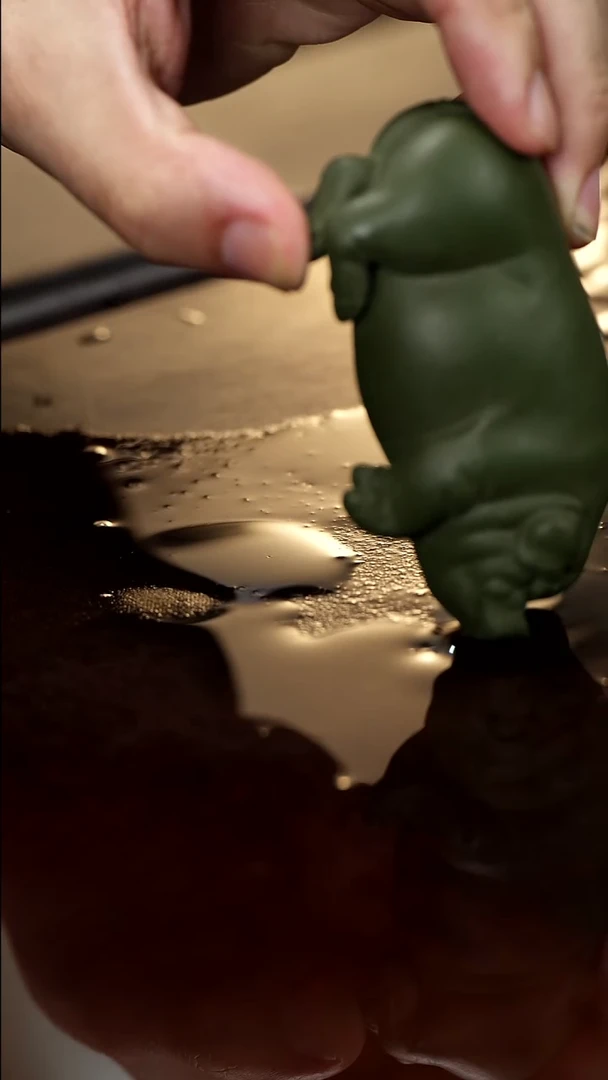 紫砂茶宠紫砂躺赢猪