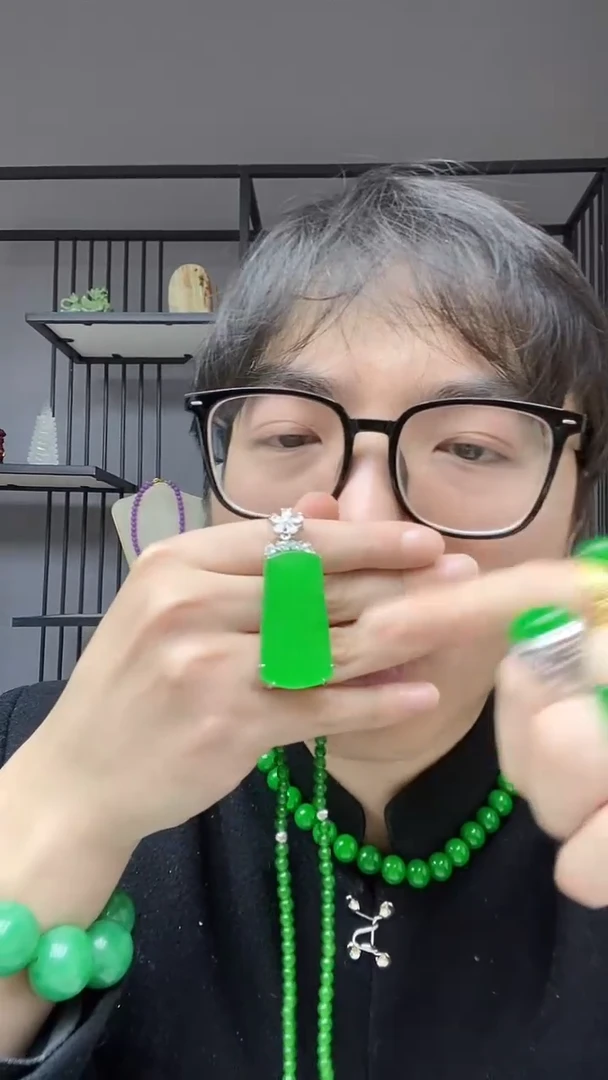 【闪购商品】翡翠颈饰合金无事牌