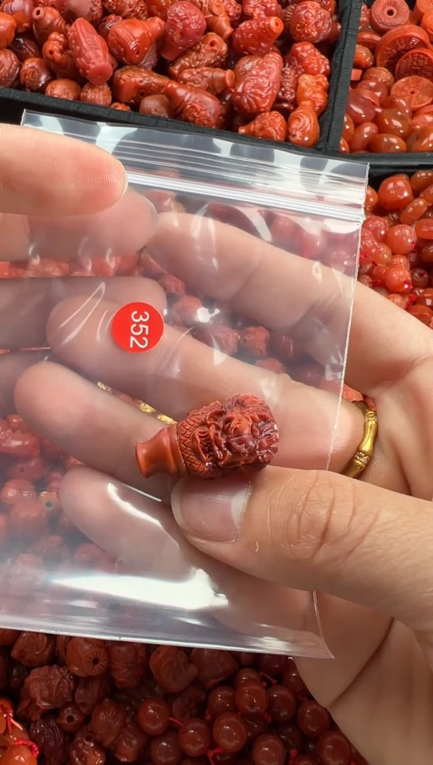 【闪购商品】南红玛瑙颈饰未镶嵌1