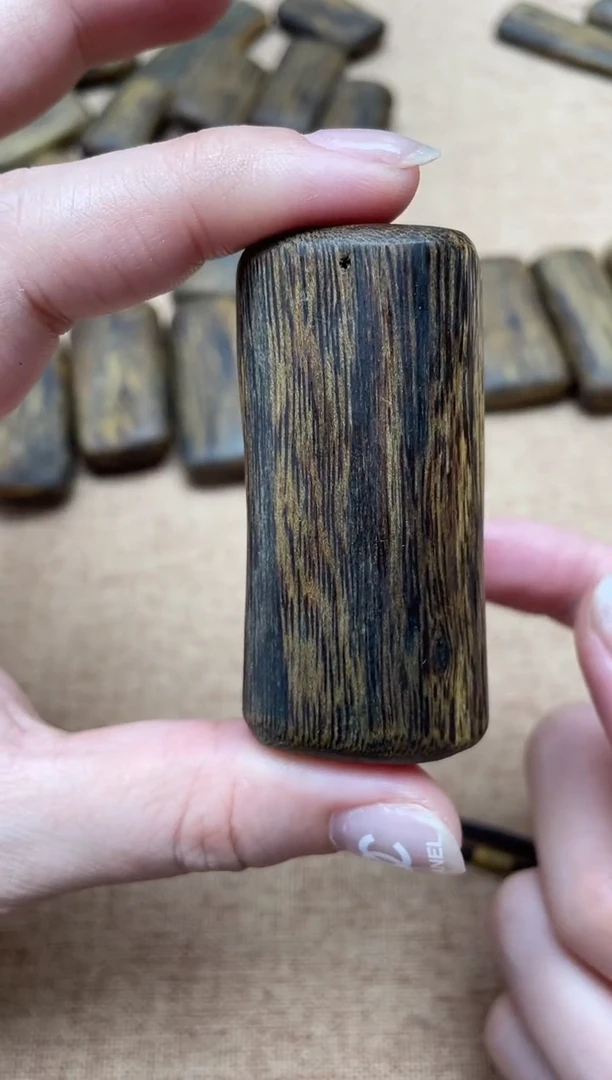 沉香吊坠红金猊吊坠多样性发其一