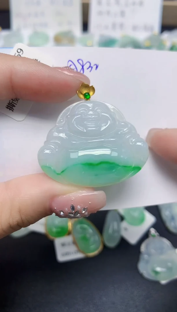 颈饰18K金镶嵌翡翠天然缅甸翡翠A货翡翠百元以上9元证书费自理