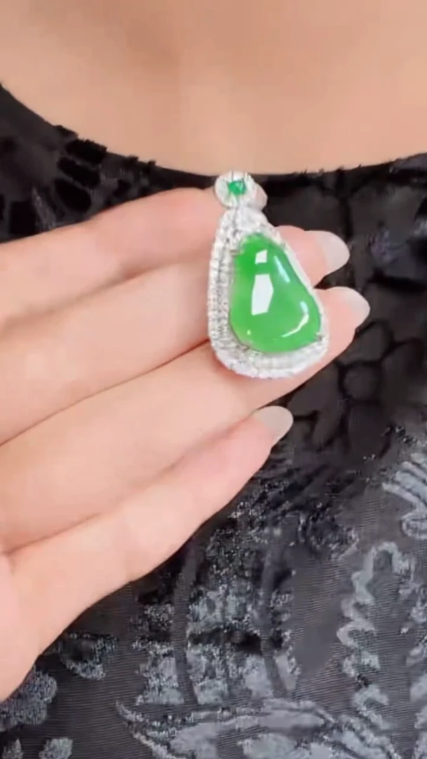 定制翡翠未镶嵌翡翠吊坠108