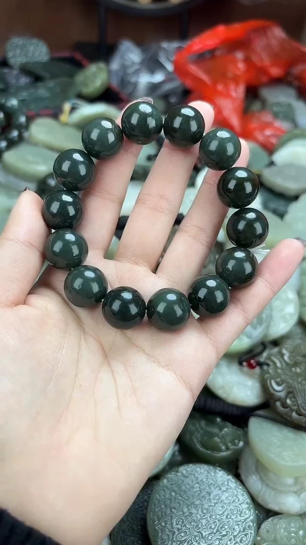 颈饰未镶嵌和田玉1