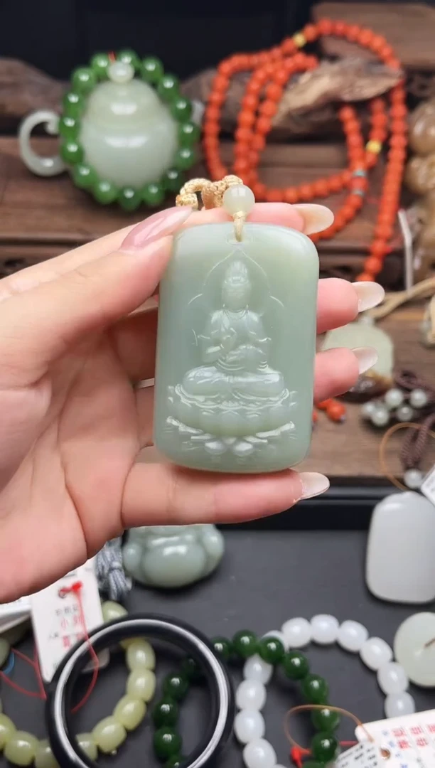 吊坠(不含链)未镶嵌和田玉且末蓝调 观音牌80856