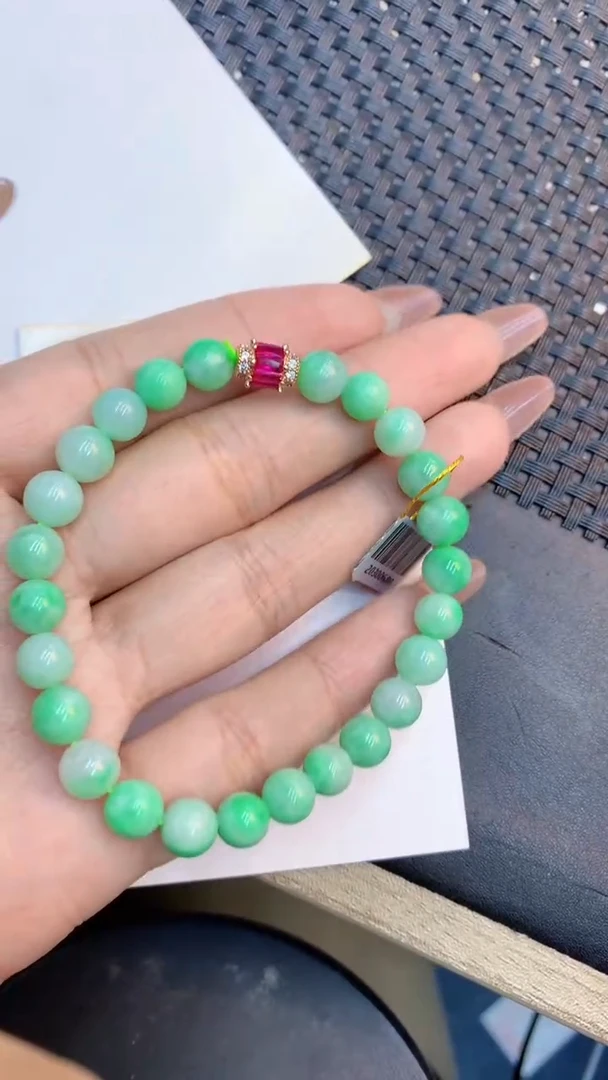 颈饰未镶嵌翡翠1