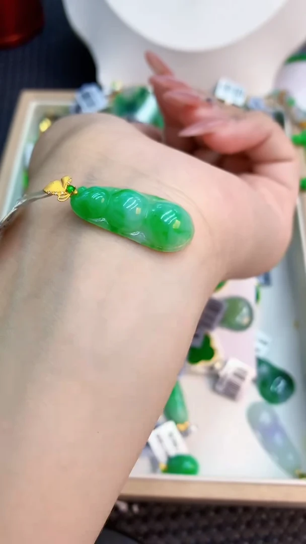 翡翠18K金镶嵌吊坠(不含链)1