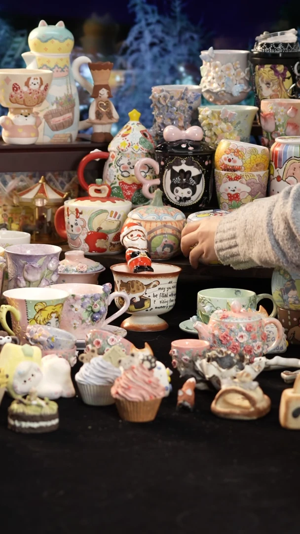 摆件陶嗨**霆景德镇釉下彩手绘设计师款陶瓷