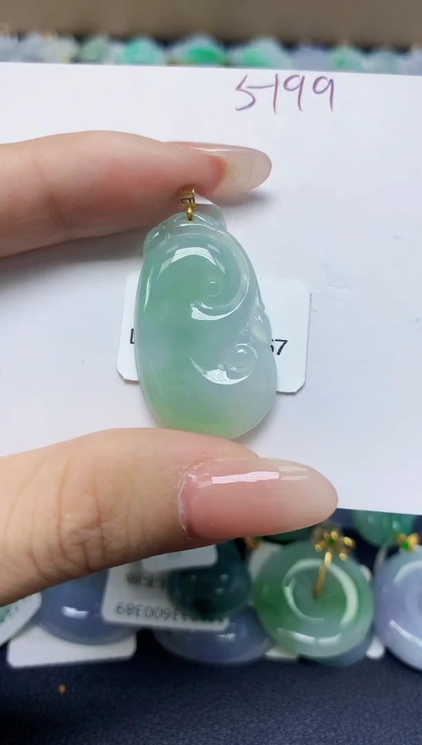 翡翠18K金镶嵌颈饰天然缅甸翡翠A货