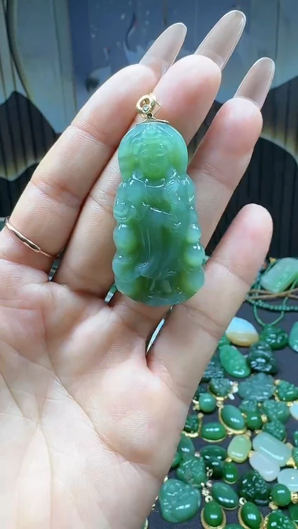 【闪购商品】和田玉挂件18K金镶嵌1