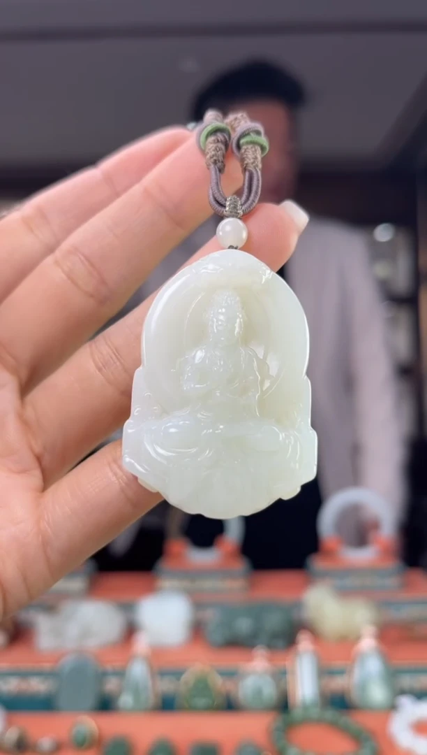 颈饰未镶嵌和田玉佩佩