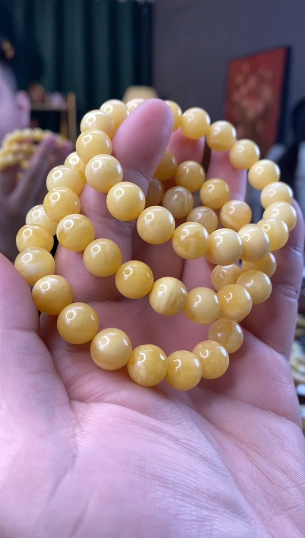 【闪购商品】蜜蜡手串未镶嵌10mm圆珠多样发其一