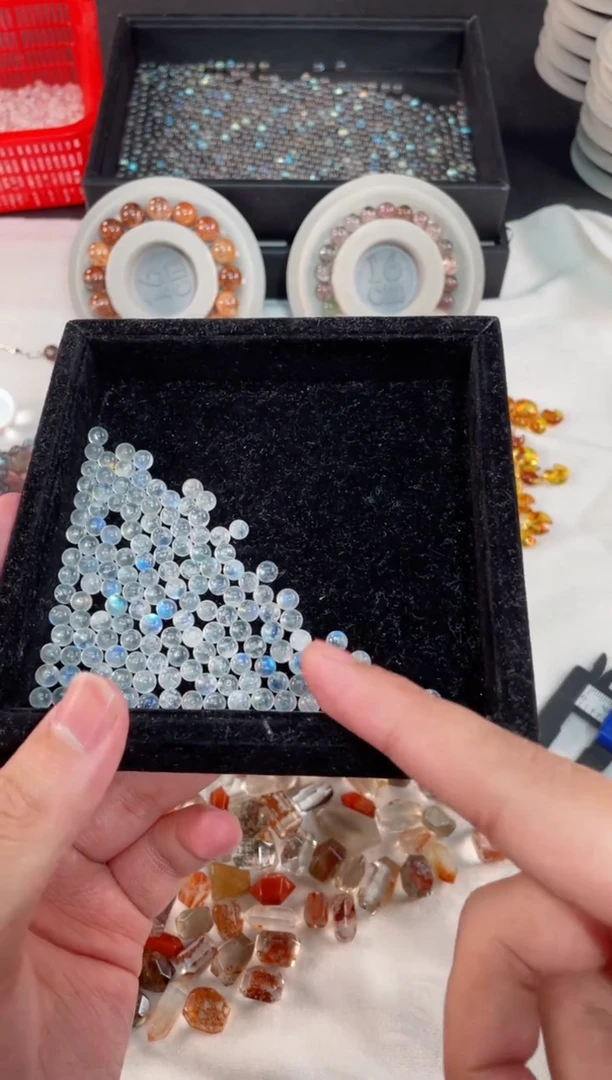 【闪购商品】水晶【W804】印度蓝月光5+mm单珠未镶嵌多样性6颗