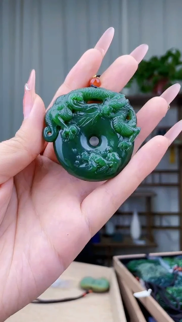 和田玉未镶嵌挂件拍一发一，多样性发货！