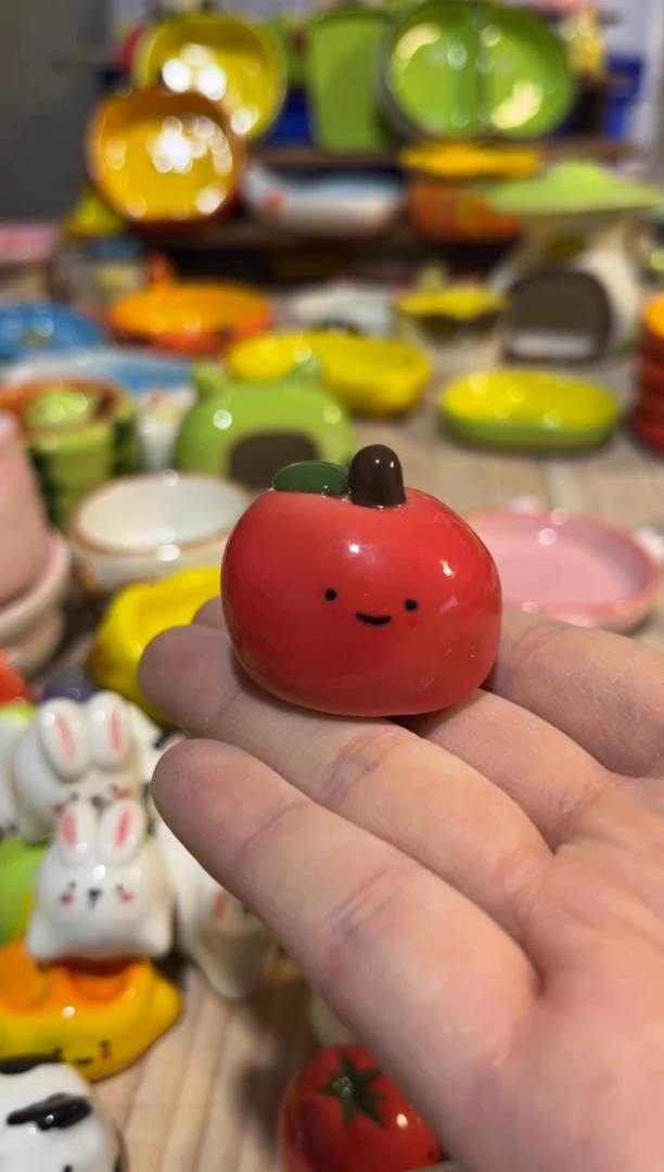 136手绘釉下彩微瑕陶瓷