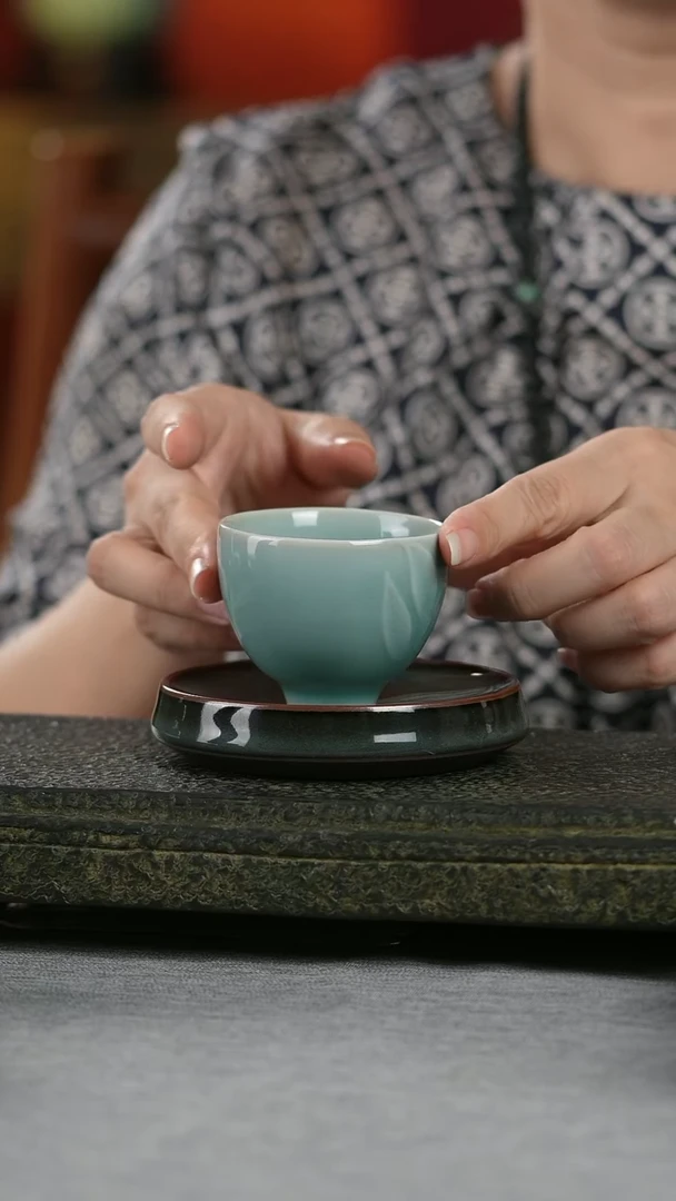 【中场福利】天青色枝叶纹鸡心杯