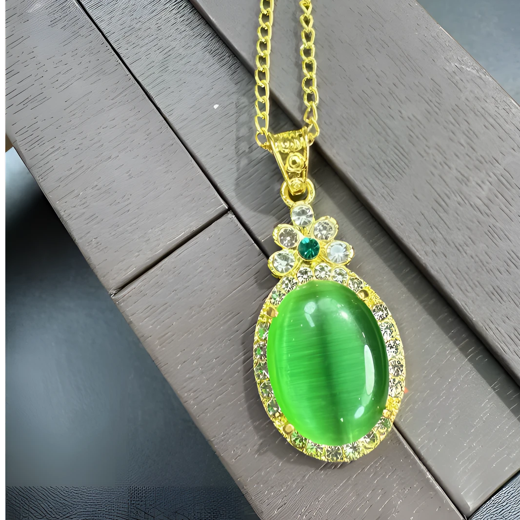 高定— 碧绿色猫眼吊坠（D01)