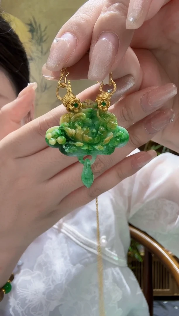 翡翠未镶嵌颈饰吊坠