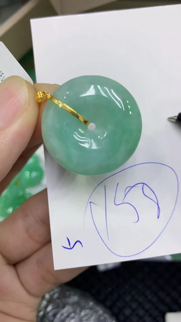 颈饰18K金镶嵌翡翠缅甸A货翡翠