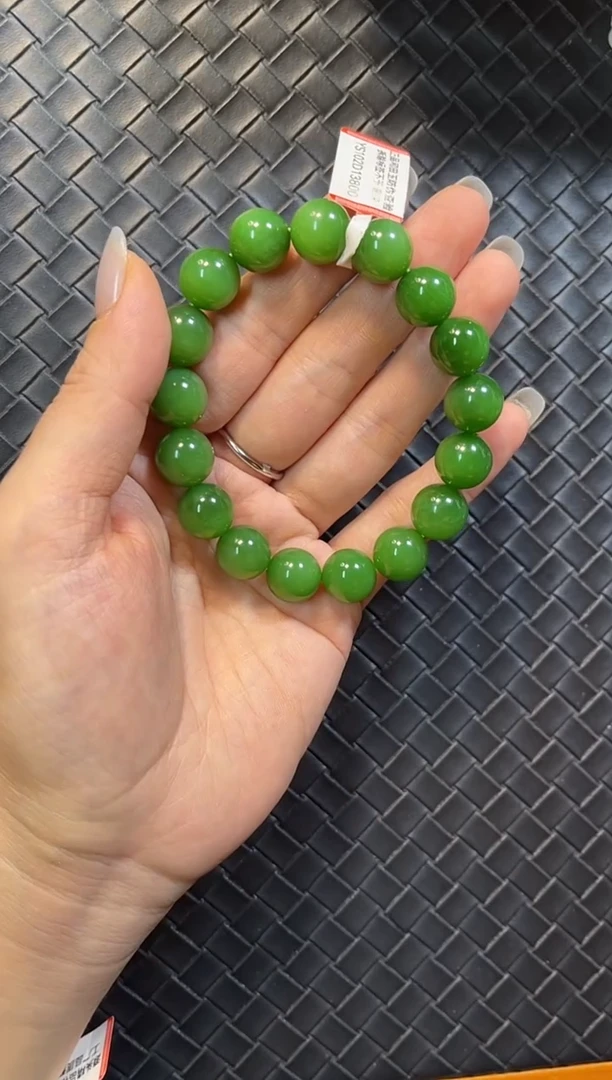 颈饰未镶嵌和田玉（碧玉）赫*±12mm精品粉绿单圈手串