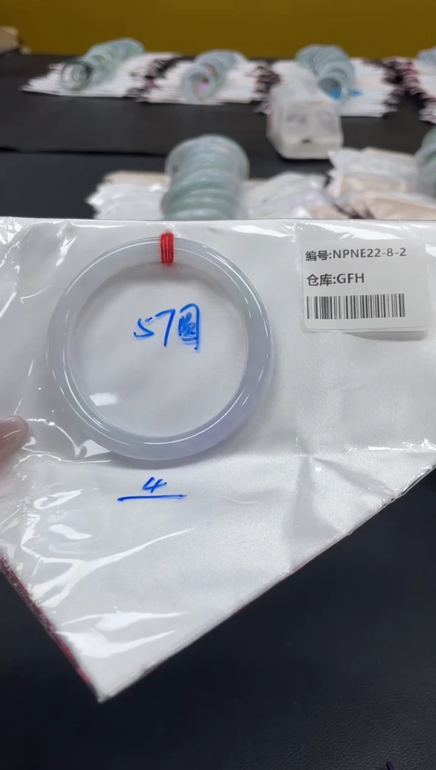 未镶嵌手镯翡翠翡翠手镯