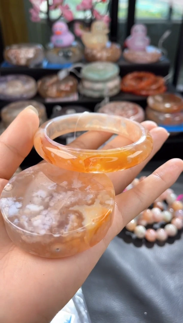 石英质玉手镯未镶嵌60