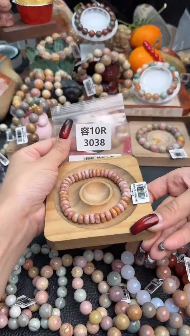 【闪购商品】石英质玉手链未镶嵌10R3038