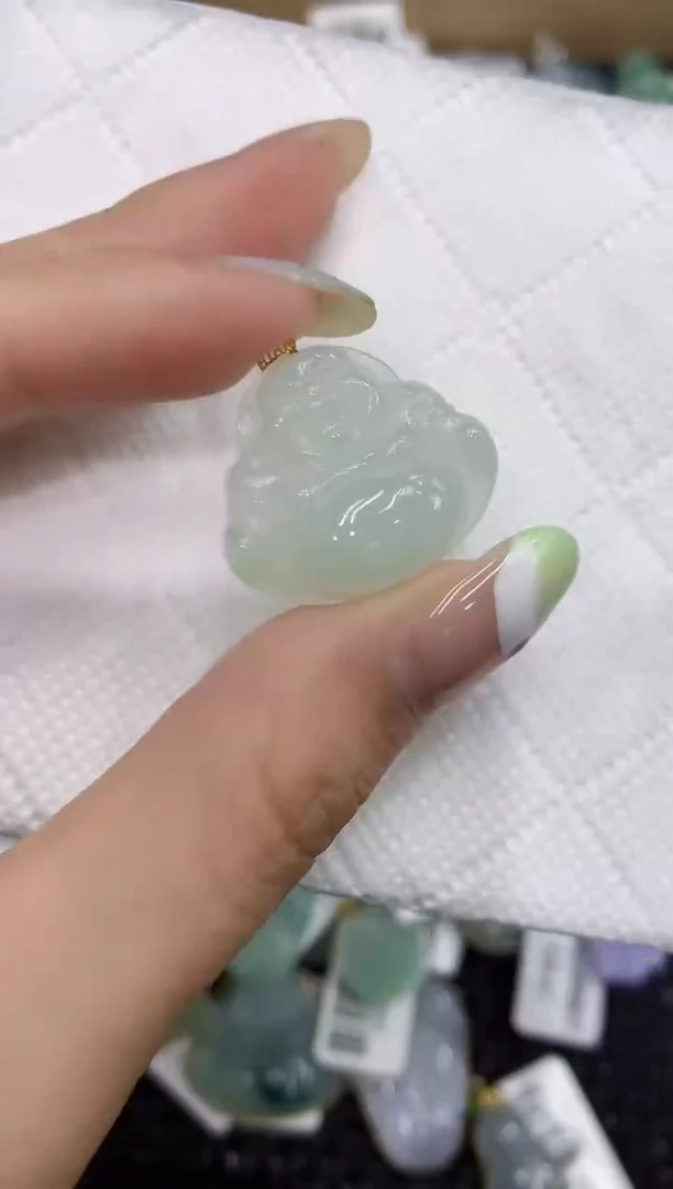 翡翠18K金镶嵌颈饰111111111111