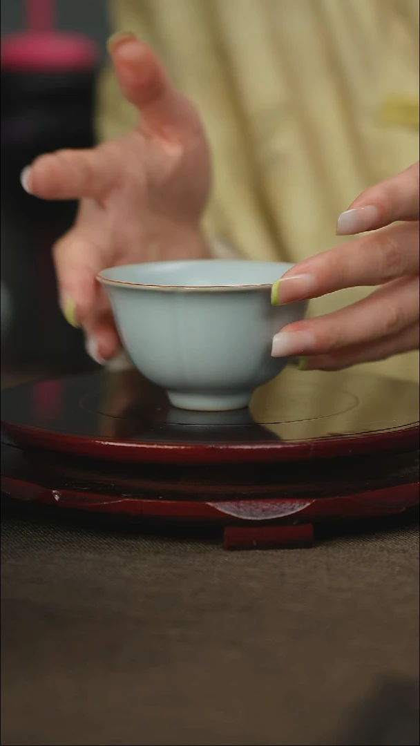 微微瑕 花朵杯 无底款