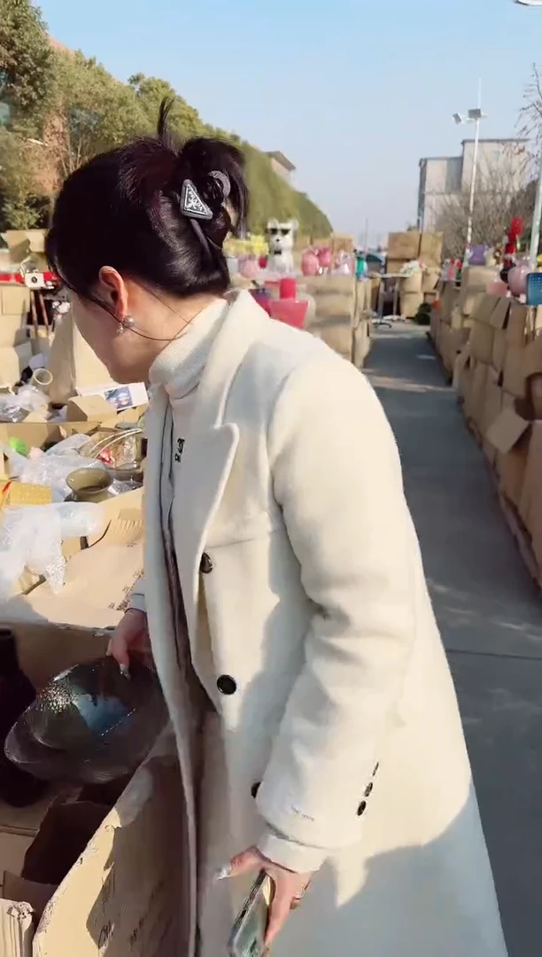 【闪购商品】玻璃安琪微瑕花瓶--AA80Q