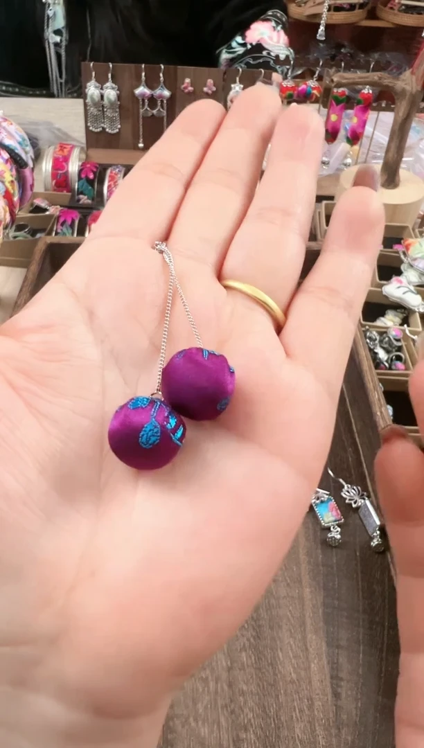 【闪购商品】织绣民族风老绣饰品107