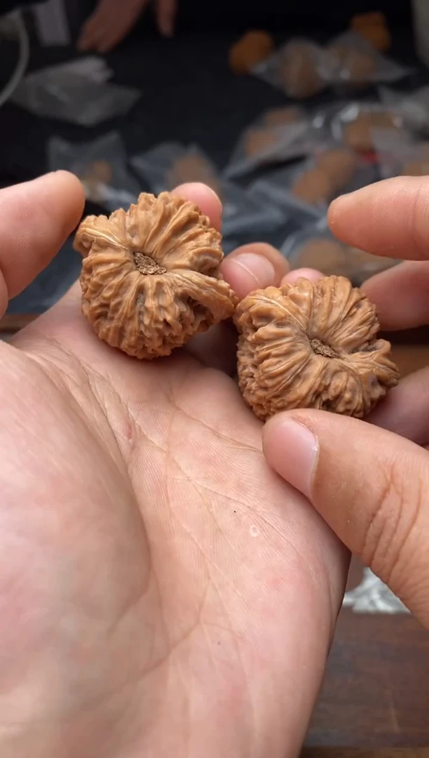 【闪购商品】文玩核桃把件A206号36尺南疆