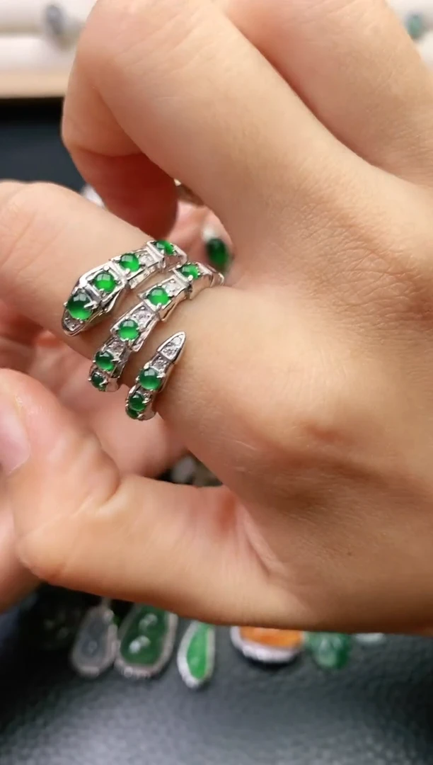 翡翠戒指银S925镶嵌1111