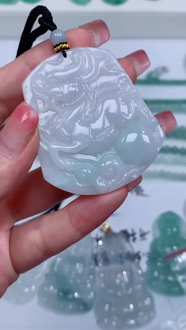 翡翠未镶嵌颈饰吊坠