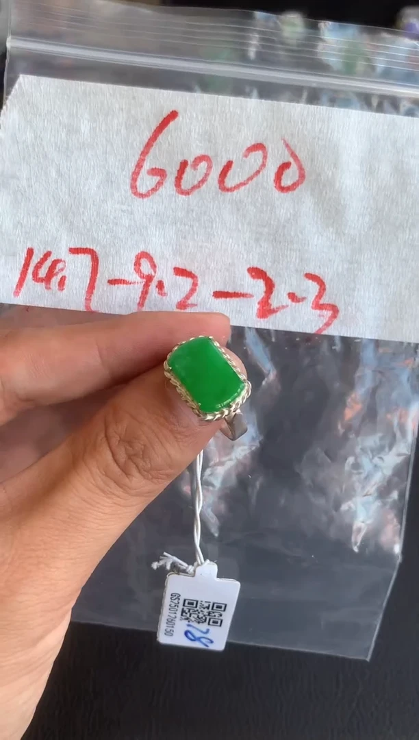 未镶嵌定制翡翠缅甸A货翡翠，拍一发一